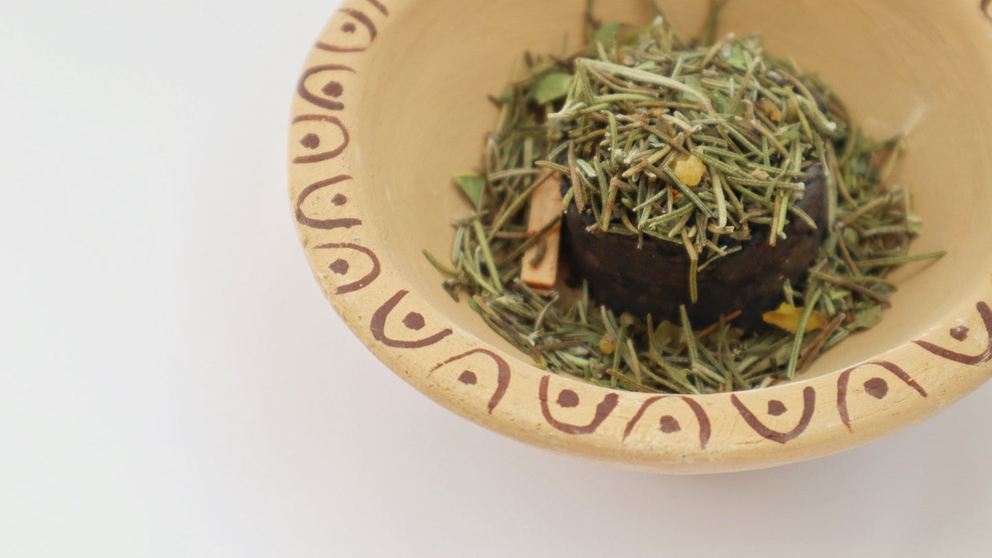 Trituradito Sagrado con plato y carbones